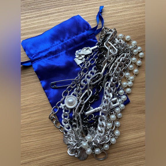 Harley Quinn Birds of Prey “Bruce” chain necklace Margot Robbie - Picture 9 of 9